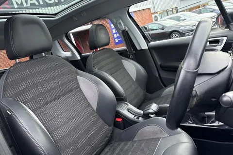 MW19HVF PEUGEOT 2008 1.2 PureTech Allure Premium Euro 6 (s/s) 5dr Thumbnail #24