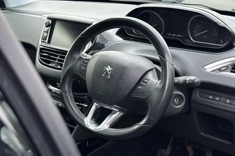 MW19HVF PEUGEOT 2008 1.2 PureTech Allure Premium Euro 6 (s/s) 5dr Thumbnail #32