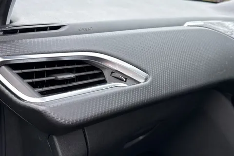 MW19HVF PEUGEOT 2008 1.2 PureTech Allure Premium Euro 6 (s/s) 5dr Thumbnail #34