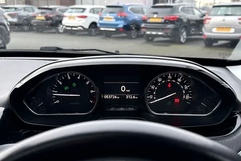 MW19HVF PEUGEOT 2008 1.2 PureTech Allure Premium Euro 6 (s/s) 5dr Thumbnail #40