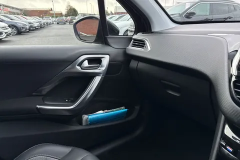 MW19HVF PEUGEOT 2008 1.2 PureTech Allure Premium Euro 6 (s/s) 5dr Thumbnail #41