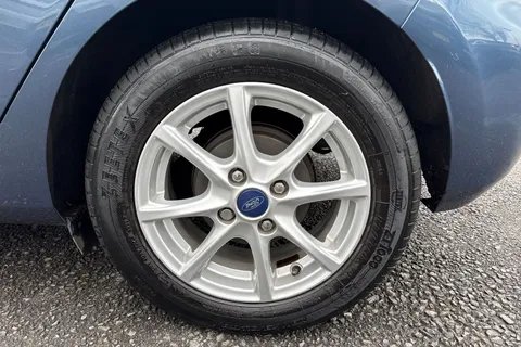 WV69BVB Ford Fiesta 1.0T EcoBoost Zetec Euro 6 (s/s) 5dr Thumbnail #11