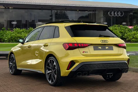  Audi S3 2.0 TFSI Black Edition Sportback S Tronic quattro Euro 6 (s/s) 5dr Thumbnail #3