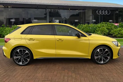  Audi S3 2.0 TFSI Black Edition Sportback S Tronic quattro Euro 6 (s/s) 5dr Thumbnail #4