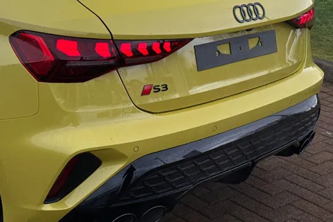  Audi S3 2.0 TFSI Black Edition Sportback S Tronic quattro Euro 6 (s/s) 5dr Thumbnail #8