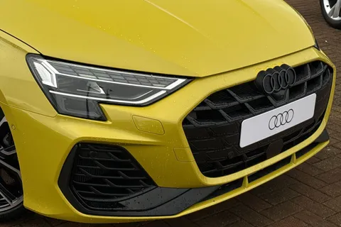  Audi S3 2.0 TFSI Black Edition Sportback S Tronic quattro Euro 6 (s/s) 5dr Thumbnail #9