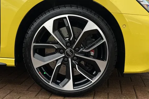  Audi S3 2.0 TFSI Black Edition Sportback S Tronic quattro Euro 6 (s/s) 5dr Thumbnail #11