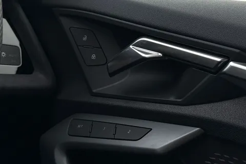  Audi S3 2.0 TFSI Black Edition Sportback S Tronic quattro Euro 6 (s/s) 5dr Thumbnail #21