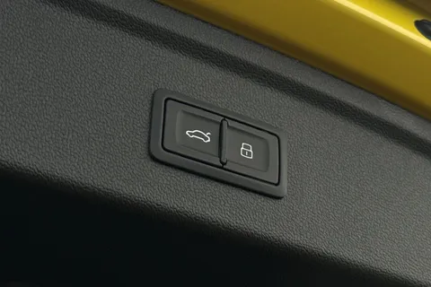  Audi S3 2.0 TFSI Black Edition Sportback S Tronic quattro Euro 6 (s/s) 5dr Thumbnail #27