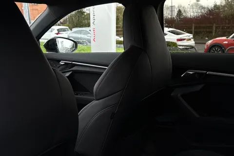  Audi S3 2.0 TFSI Black Edition Sportback S Tronic quattro Euro 6 (s/s) 5dr Thumbnail #29