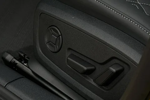  Audi S3 2.0 TFSI Black Edition Sportback S Tronic quattro Euro 6 (s/s) 5dr Thumbnail #32