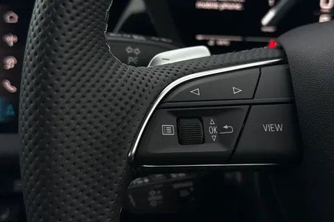  Audi S3 2.0 TFSI Black Edition Sportback S Tronic quattro Euro 6 (s/s) 5dr Thumbnail #36