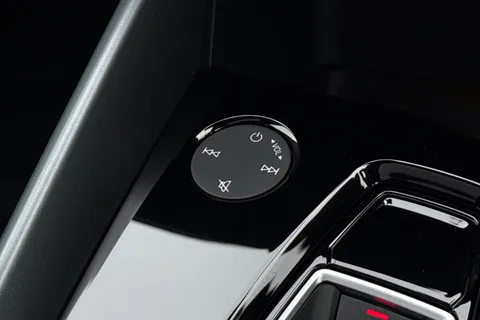  Audi S3 2.0 TFSI Black Edition Sportback S Tronic quattro Euro 6 (s/s) 5dr Thumbnail #42