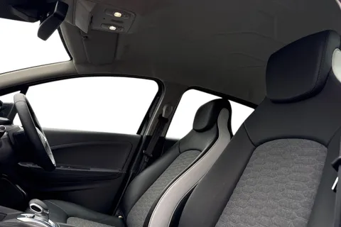 DY71FFJ Renault Zoe R135 EV50 52kWh GT Line Auto 5dr (Rapid Charge) Thumbnail #17