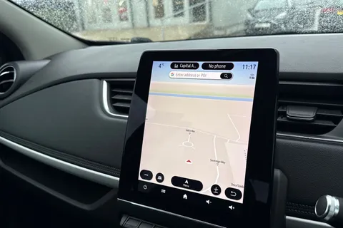 DY71FFJ Renault Zoe R135 EV50 52kWh GT Line Auto 5dr (Rapid Charge) Thumbnail #18