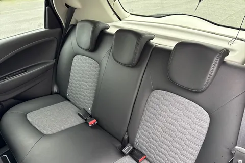 DY71FFJ Renault Zoe R135 EV50 52kWh GT Line Auto 5dr (Rapid Charge) Thumbnail #20