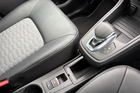 DY71FFJ Renault Zoe R135 EV50 52kWh GT Line Auto 5dr (Rapid Charge) Thumbnail #24