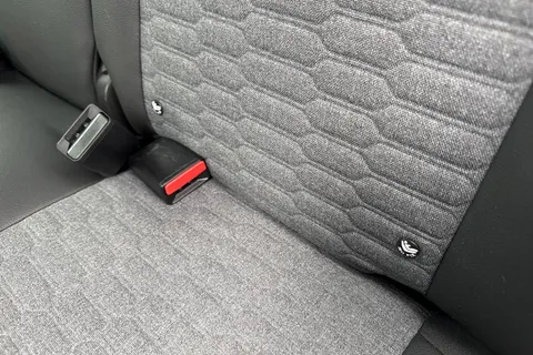 DY71FFJ Renault Zoe R135 EV50 52kWh GT Line Auto 5dr (Rapid Charge) Thumbnail #37