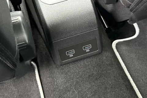 DY71FFJ Renault Zoe R135 EV50 52kWh GT Line Auto 5dr (Rapid Charge) Thumbnail #38