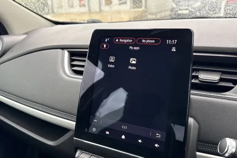 DY71FFJ Renault Zoe R135 EV50 52kWh GT Line Auto 5dr (Rapid Charge) Thumbnail #48