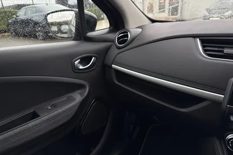 DY71FFJ Renault Zoe R135 EV50 52kWh GT Line Auto 5dr (Rapid Charge) Thumbnail #62