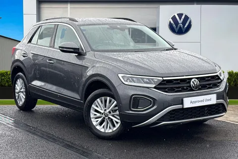 GJ74ULN Volkswagen T-Roc 1.5 TSI Life 5dr Thumbnail #2