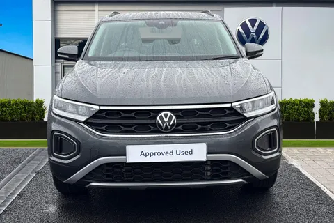 GJ74ULN Volkswagen T-Roc 1.5 TSI Life 5dr Thumbnail #6