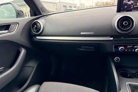 PG68JSY Audi A3 1.0 TFSI 30 S line Sportback Euro 6 (s/s) 5dr Thumbnail #21