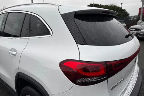 KP73YCK Mercedes-Benz Eqa EQA 300 66.5kWh AMG Line (Premium) Auto 4MATIC 5dr Thumbnail #33