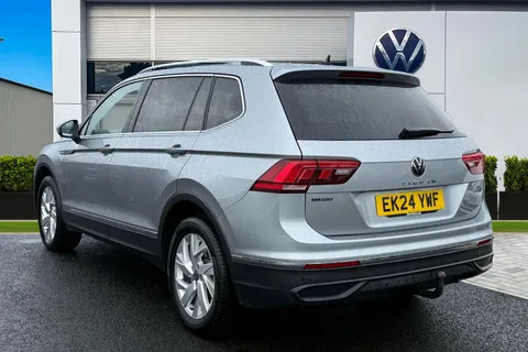 EK24YWF Volkswagen Tiguan Allspace 1.5 TSI Life 5dr Thumbnail #3