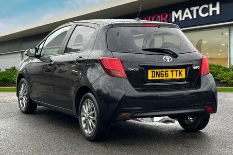 DN66TTK Toyota Yaris 1.33 Dual VVT-i Icon Euro 6 5dr Thumbnail #2