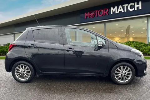 DN66TTK Toyota Yaris 1.33 Dual VVT-i Icon Euro 6 5dr Thumbnail #3