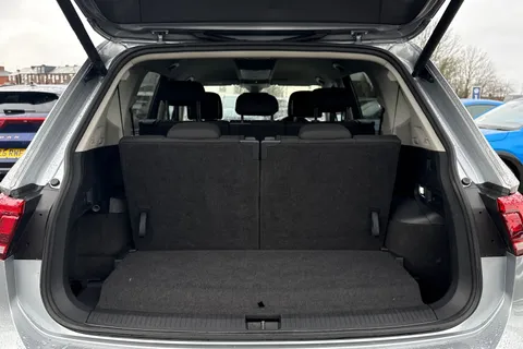 EK24YWF Volkswagen Tiguan Allspace 1.5 TSI Life 5dr Thumbnail #7