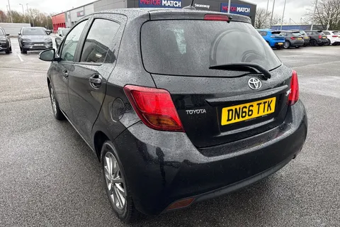DN66TTK Toyota Yaris 1.33 Dual VVT-i Icon Euro 6 5dr Thumbnail #8