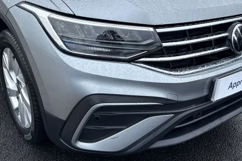 EK24YWF Volkswagen Tiguan Allspace 1.5 TSI Life 5dr Thumbnail #9