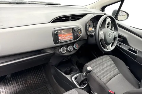DN66TTK Toyota Yaris 1.33 Dual VVT-i Icon Euro 6 5dr Thumbnail #15