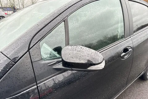 DN66TTK Toyota Yaris 1.33 Dual VVT-i Icon Euro 6 5dr Thumbnail #29