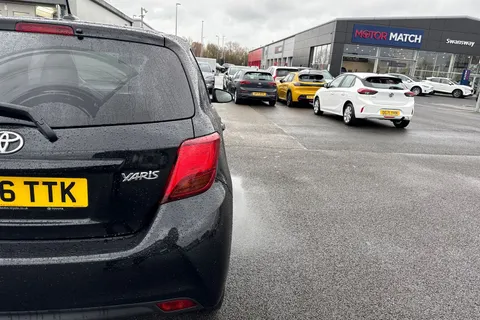 DN66TTK Toyota Yaris 1.33 Dual VVT-i Icon Euro 6 5dr Thumbnail #32