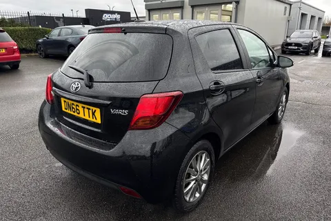 DN66TTK Toyota Yaris 1.33 Dual VVT-i Icon Euro 6 5dr Thumbnail #33