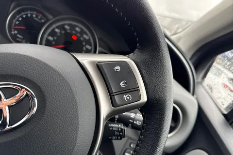 DN66TTK Toyota Yaris 1.33 Dual VVT-i Icon Euro 6 5dr Thumbnail #37