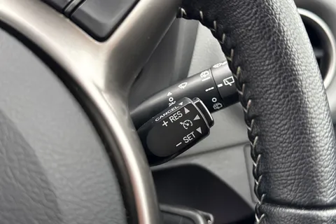 DN66TTK Toyota Yaris 1.33 Dual VVT-i Icon Euro 6 5dr Thumbnail #38