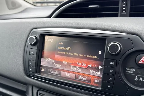 DN66TTK Toyota Yaris 1.33 Dual VVT-i Icon Euro 6 5dr Thumbnail #42