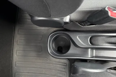 DN66TTK Toyota Yaris 1.33 Dual VVT-i Icon Euro 6 5dr Thumbnail #55