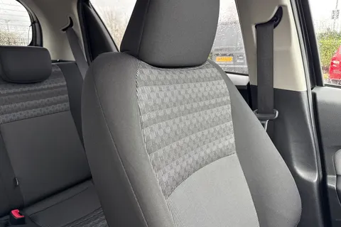 DN66TTK Toyota Yaris 1.33 Dual VVT-i Icon Euro 6 5dr Thumbnail #56