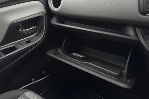 DN66TTK Toyota Yaris 1.33 Dual VVT-i Icon Euro 6 5dr Thumbnail #58