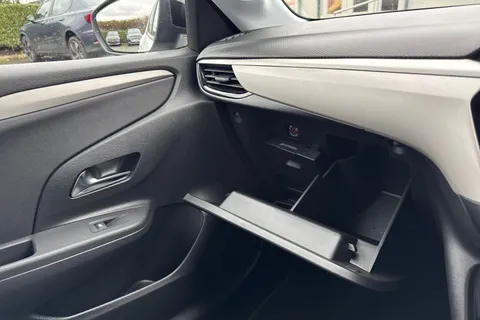 DE71YKN Vauxhall Corsa 1.2 SE Euro 6 5dr Thumbnail #61