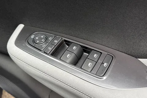 BYD Dolphin Surf 65kW Boost 43kWh 5dr Auto Thumbnail #38