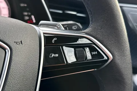 KY74ELV Audi RS 6 Avant RS 6 Avant performance Carbon Vorsprung 630 PS tiptronic Thumbnail #37