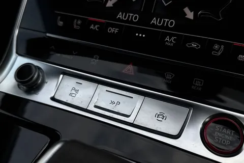 KY74ELV Audi RS 6 Avant RS 6 Avant performance Carbon Vorsprung 630 PS tiptronic Thumbnail #44