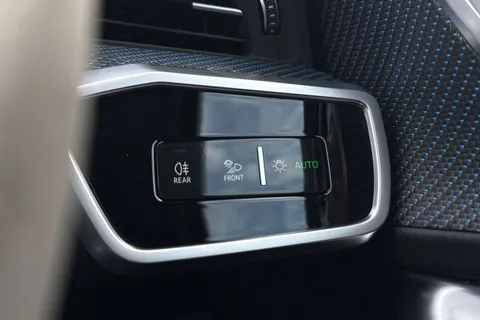 KY74ELV Audi RS 6 Avant RS 6 Avant performance Carbon Vorsprung 630 PS tiptronic Thumbnail #52